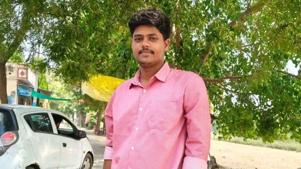 गोरखपुर में घर में सो रहे छात्र की चाकू गोद कर हत्या, पिता के किडनी का इलाज कराने लखनऊ गया था परिवार