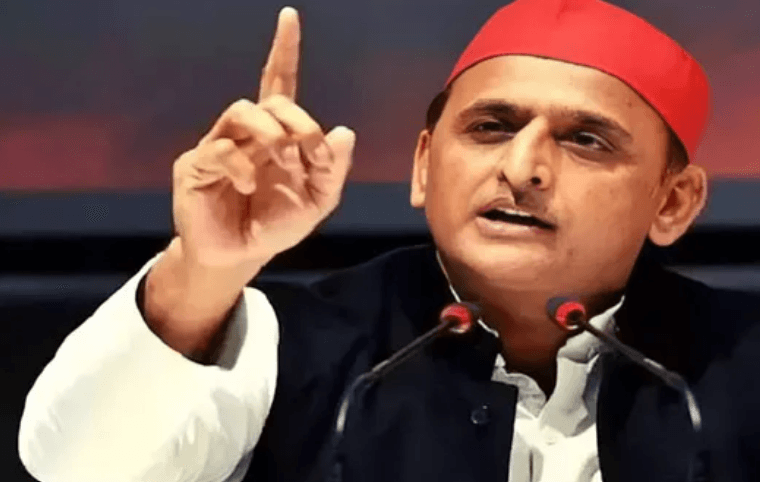 छात्र आंदोलन को लेकर अखिलेश ने भाजपा पर साधा निशाना, बोले - अभी झंडे उतरे हैं, कल दिलोदिमाग से भी उतर जाएगी BJP